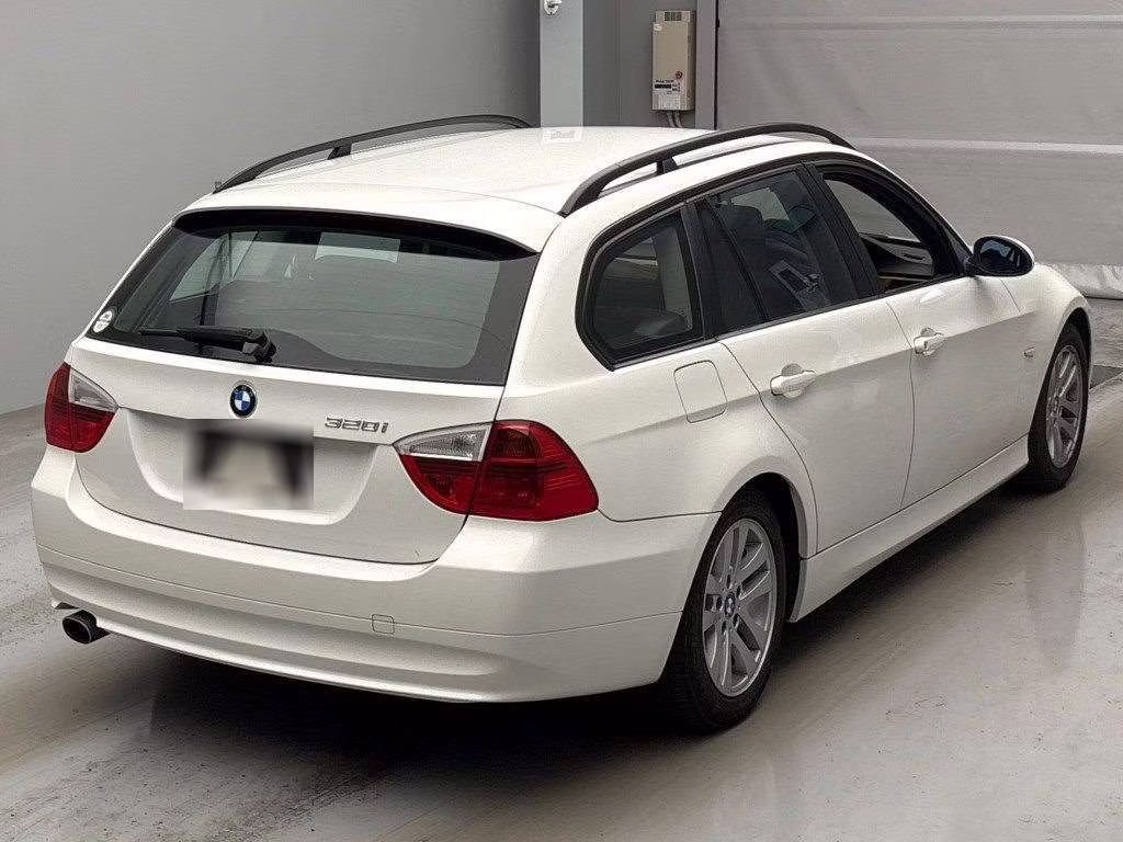 BMW 3-SERIES
