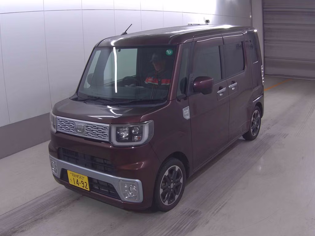 DAIHATSU WAKE