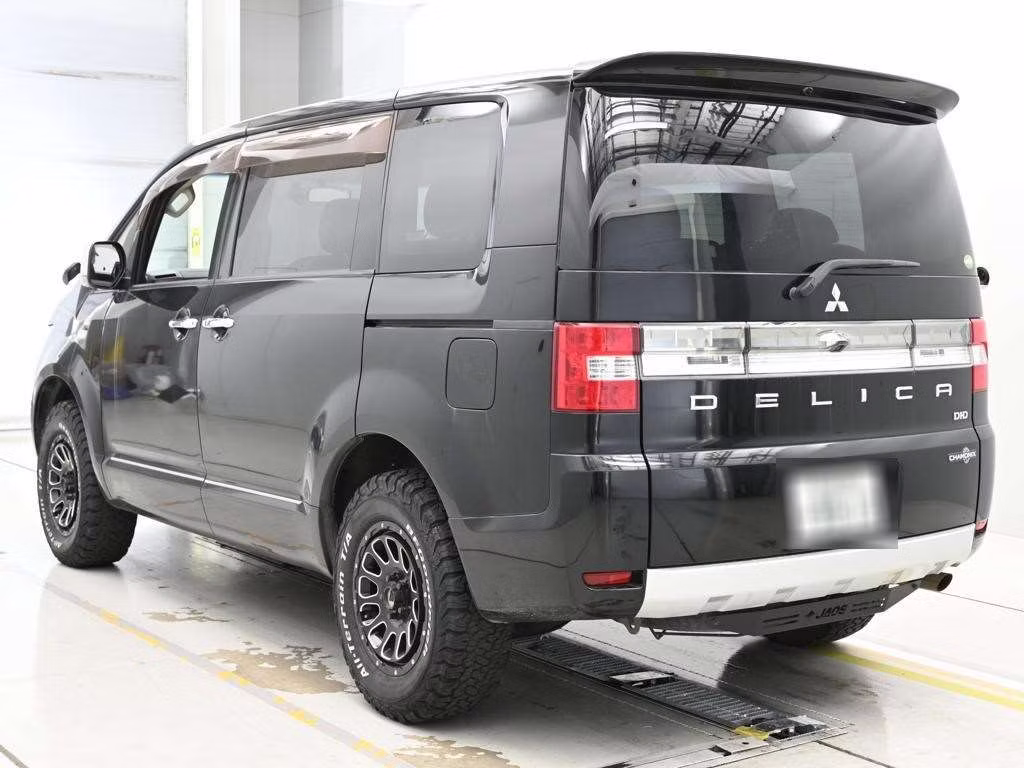MITSUBISHI DELICA D:5