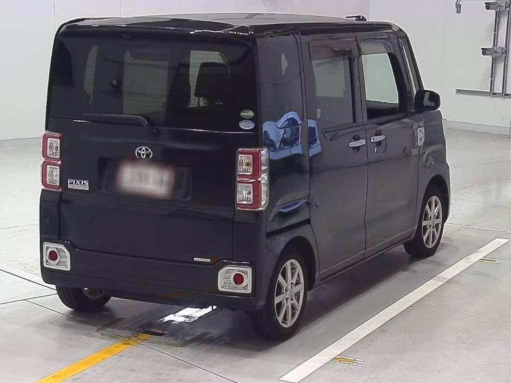 TOYOTA PIXIS MEGA