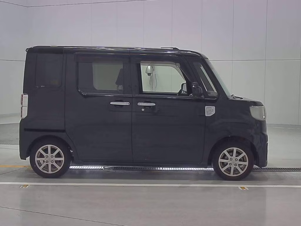 TOYOTA PIXIS MEGA