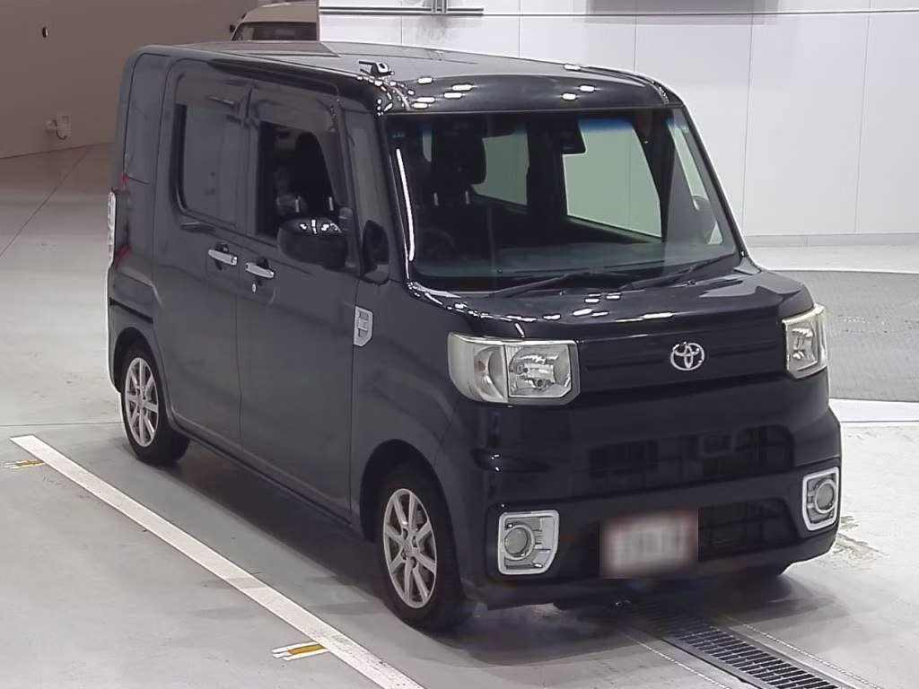 TOYOTA PIXIS MEGA