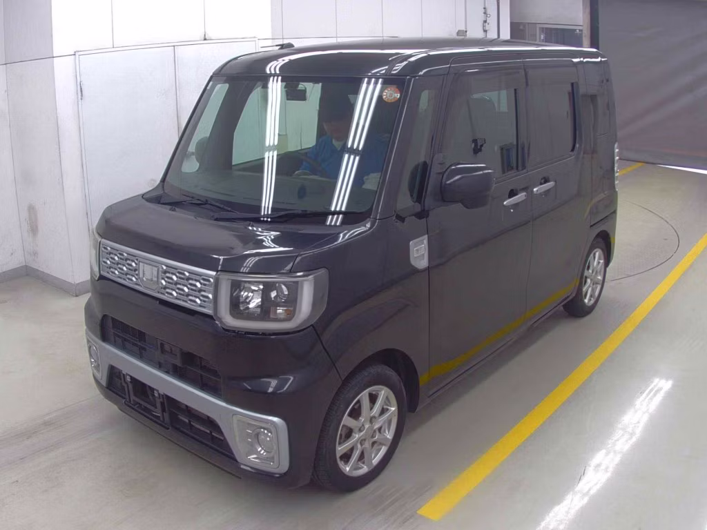 DAIHATSU WAKE