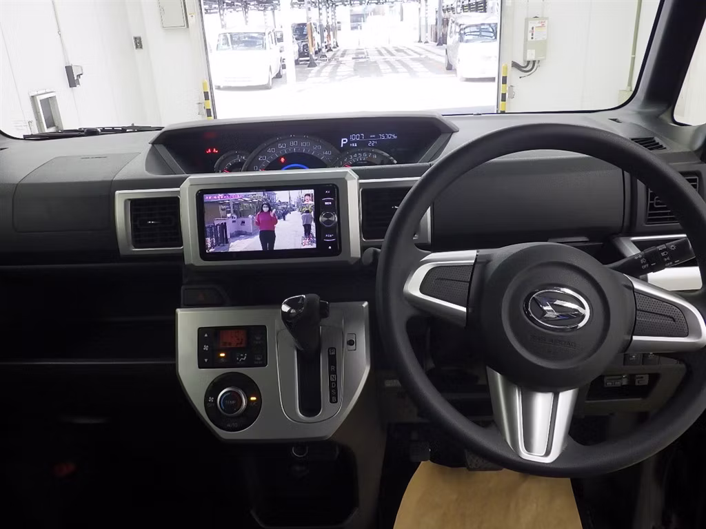 DAIHATSU WAKE