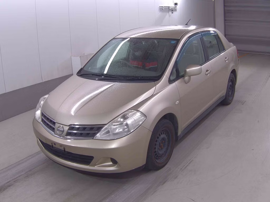 NISSAN TIIDA LATIO