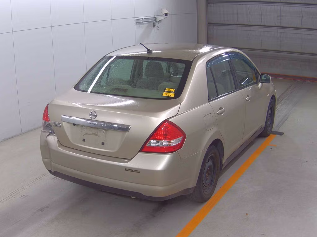NISSAN TIIDA LATIO