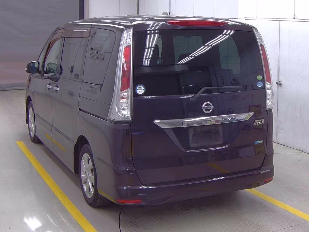 NISSAN SERENA