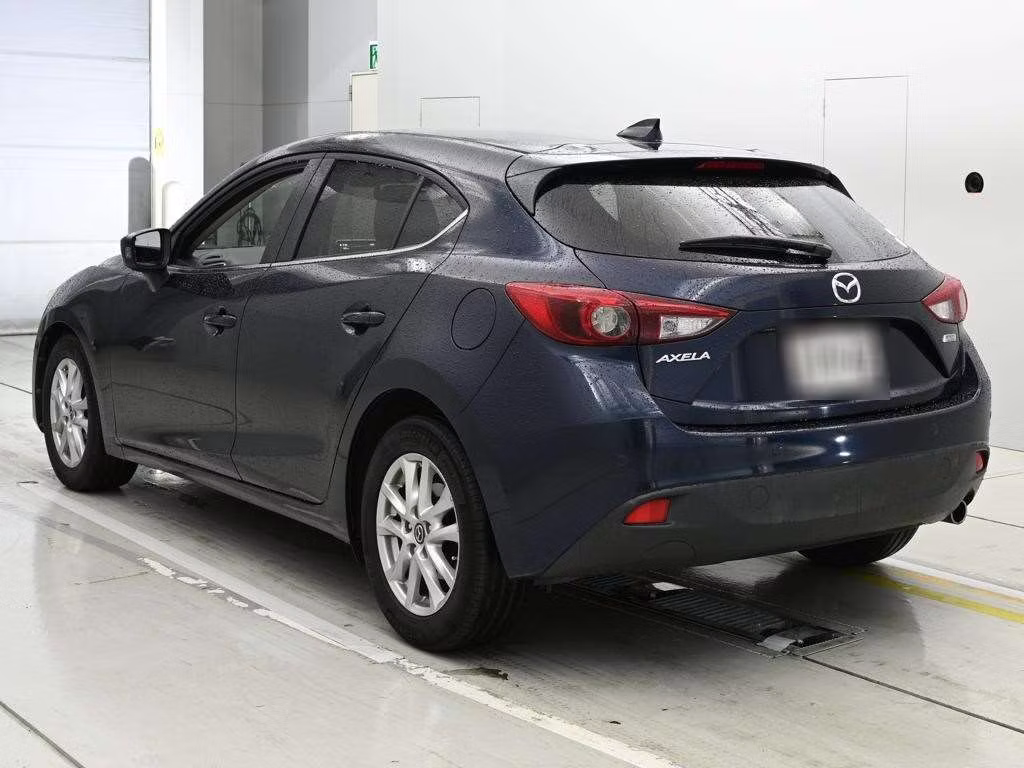 MAZDA AXELA