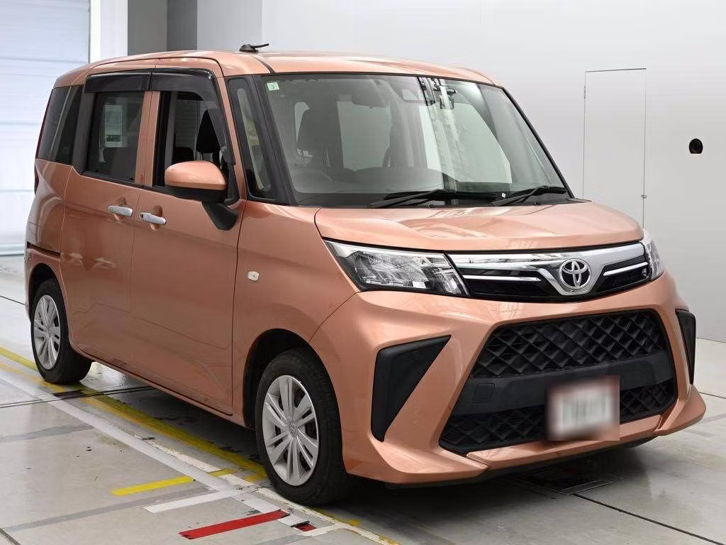 TOYOTA ROOMY