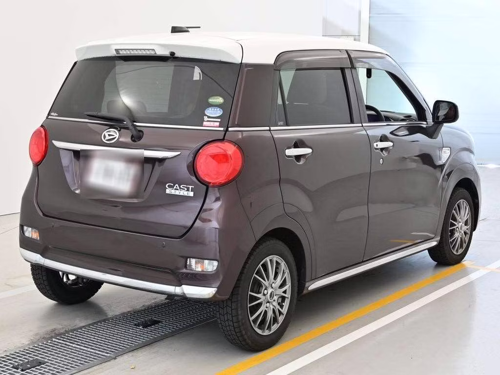 DAIHATSU CAST