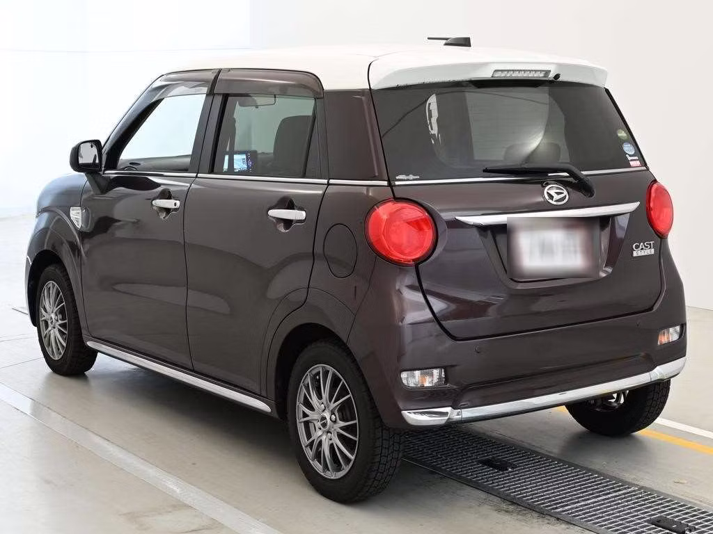 DAIHATSU CAST