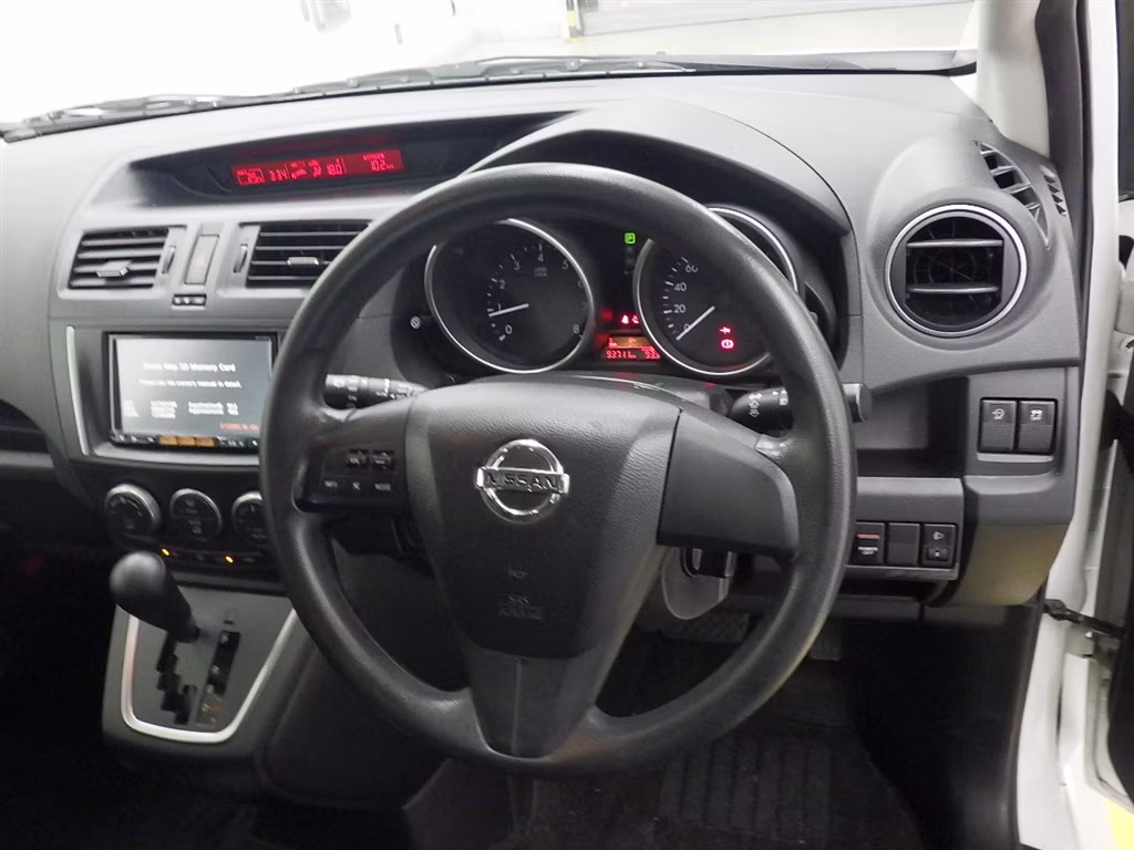 NISSAN LAFESTA