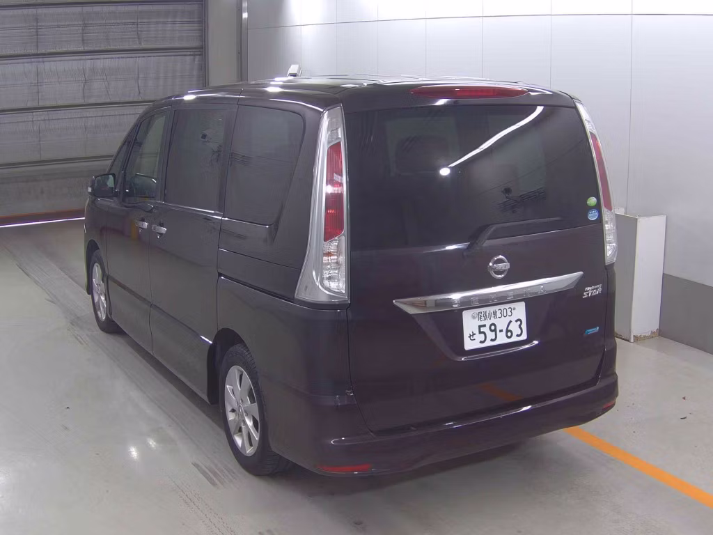 NISSAN SERENA