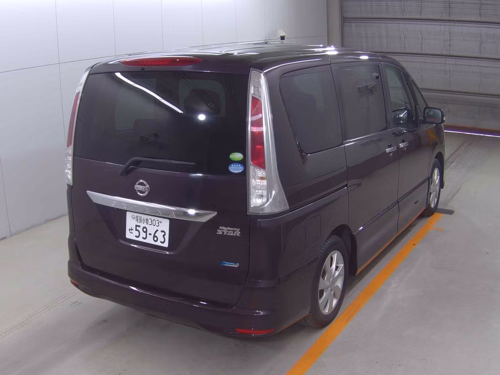 NISSAN SERENA