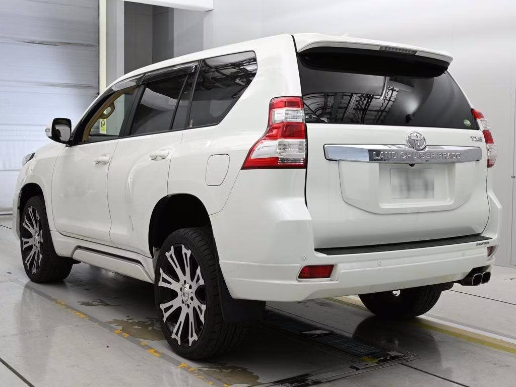 TOYOTA LAND CRUISER PRADO