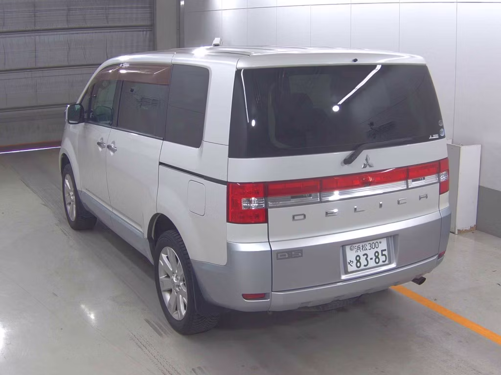 MITSUBISHI DELICA D:5