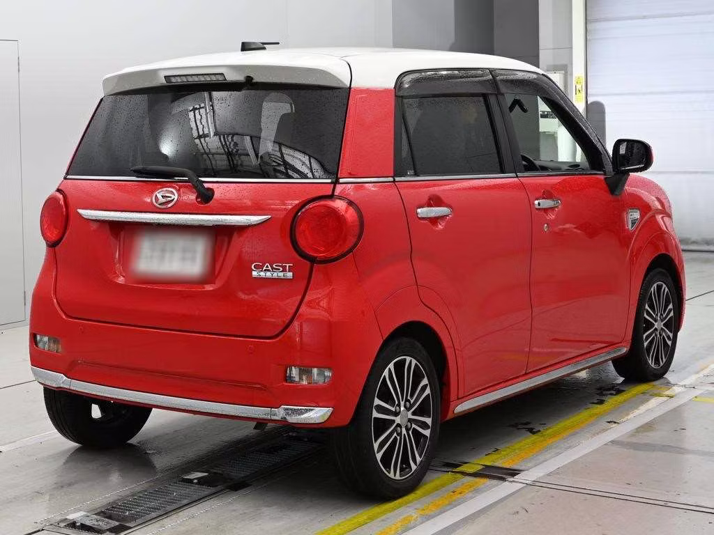 DAIHATSU CAST
