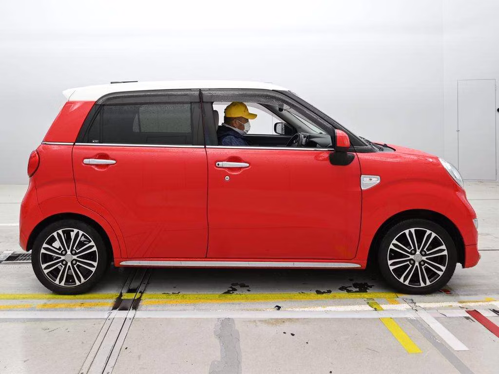 DAIHATSU CAST