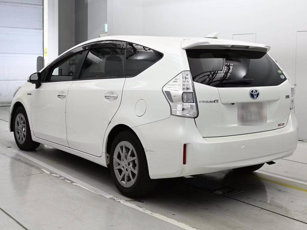 TOYOTA PRIUS ALPHA