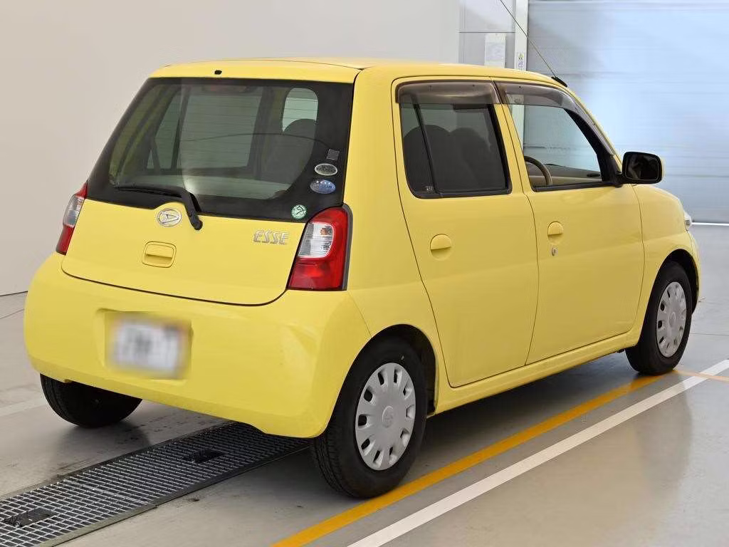 DAIHATSU ESSE