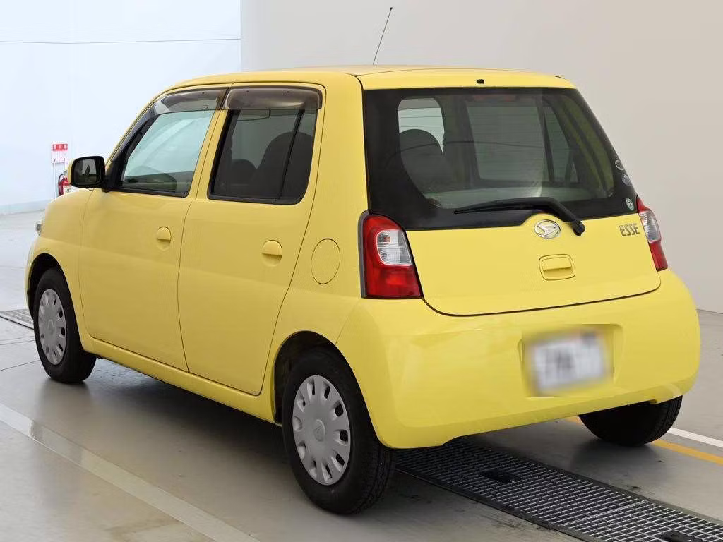 DAIHATSU ESSE