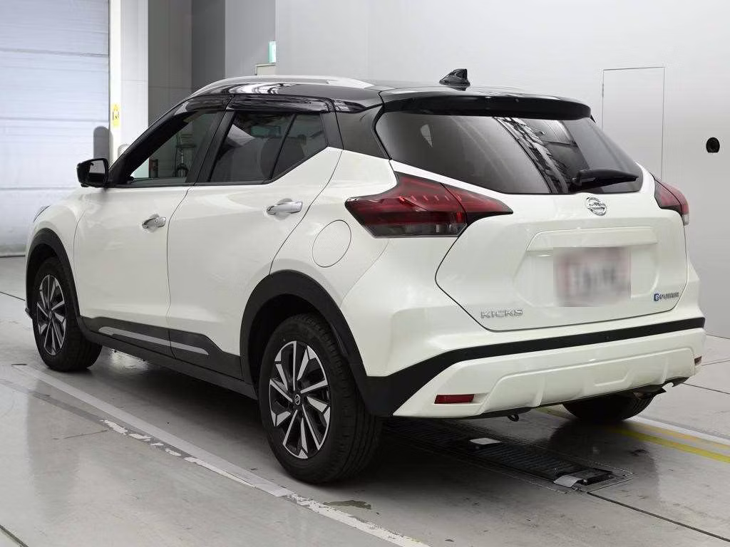 NISSAN KICKS