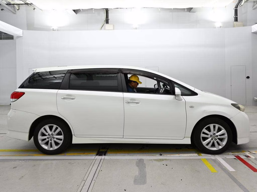 TOYOTA WISH