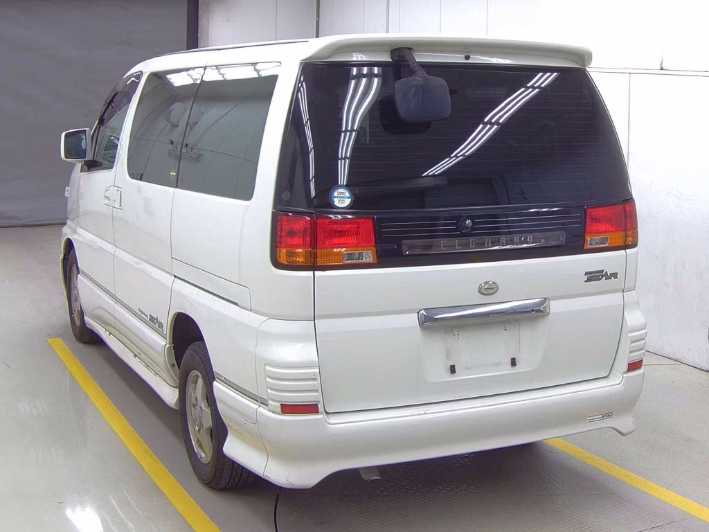 NISSAN ELGRAND