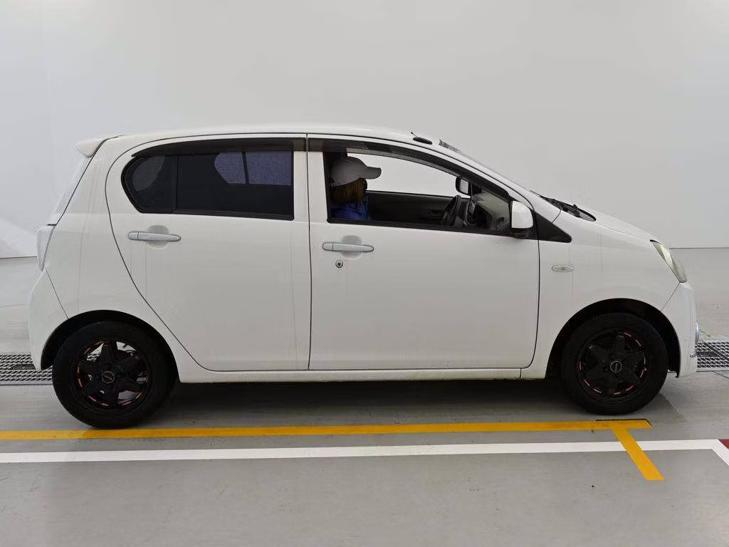 TOYOTA PIXIS EPOCH
