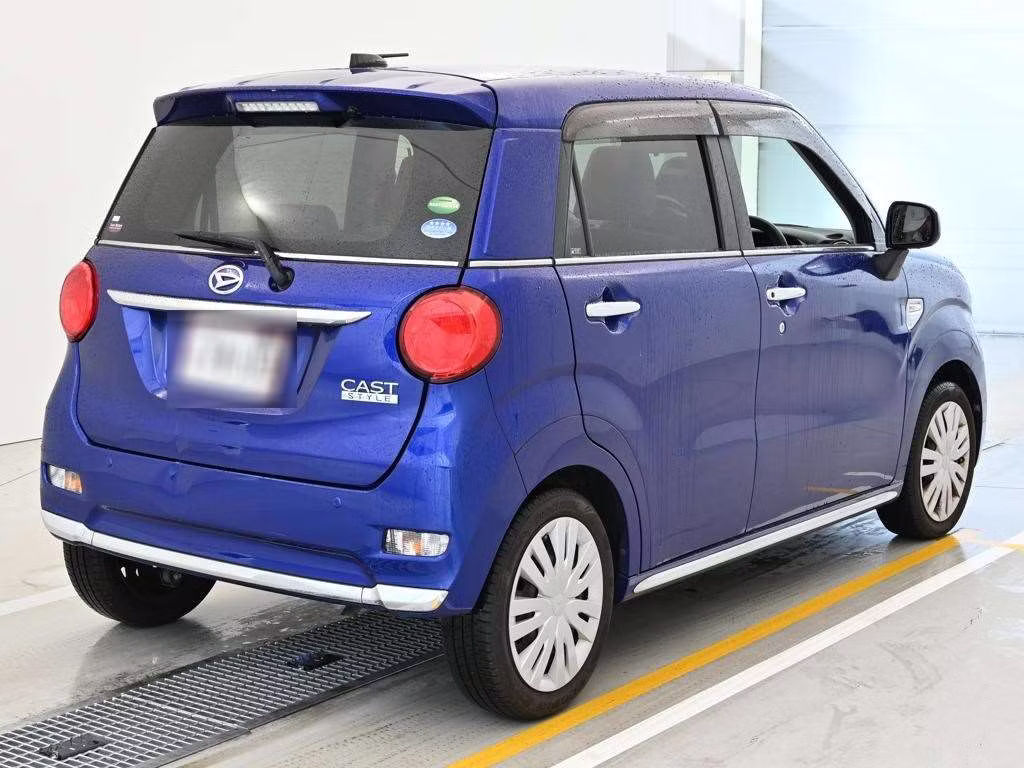 DAIHATSU CAST