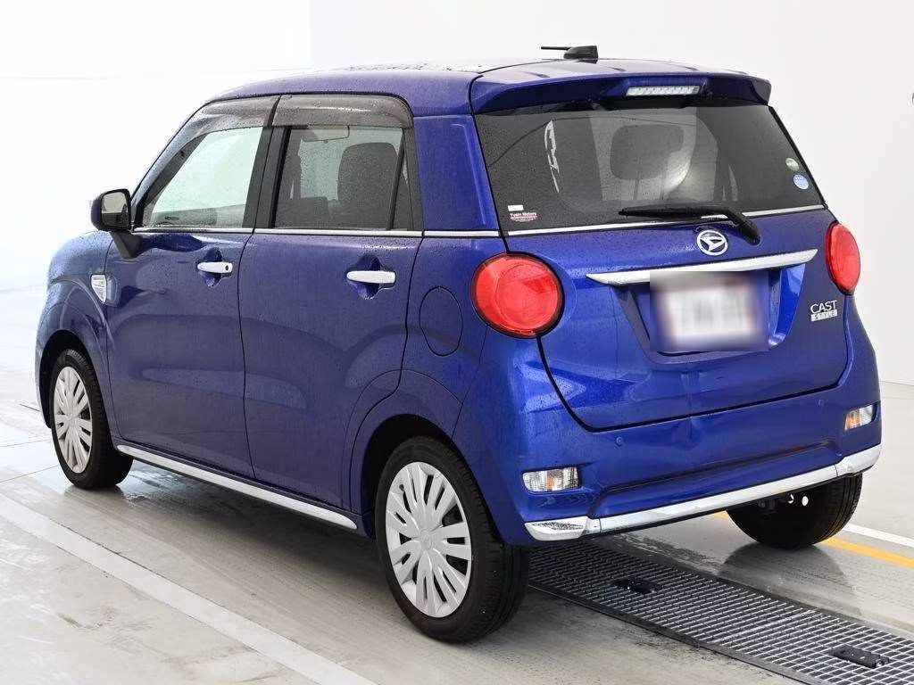 DAIHATSU CAST