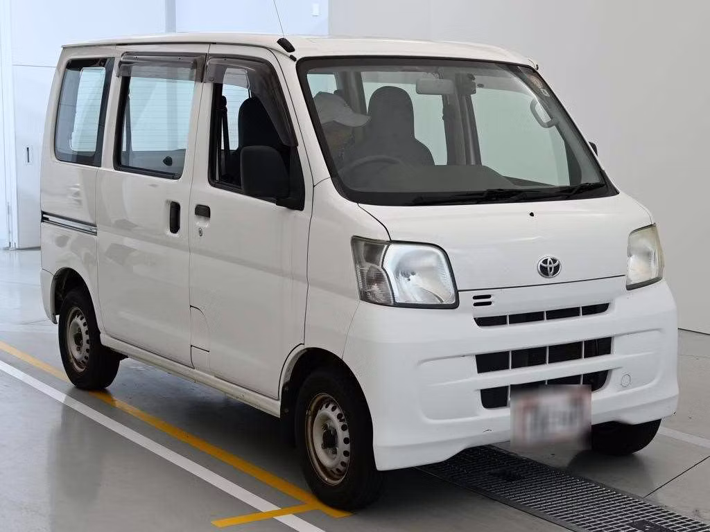 TOYOTA PIXIS VAN