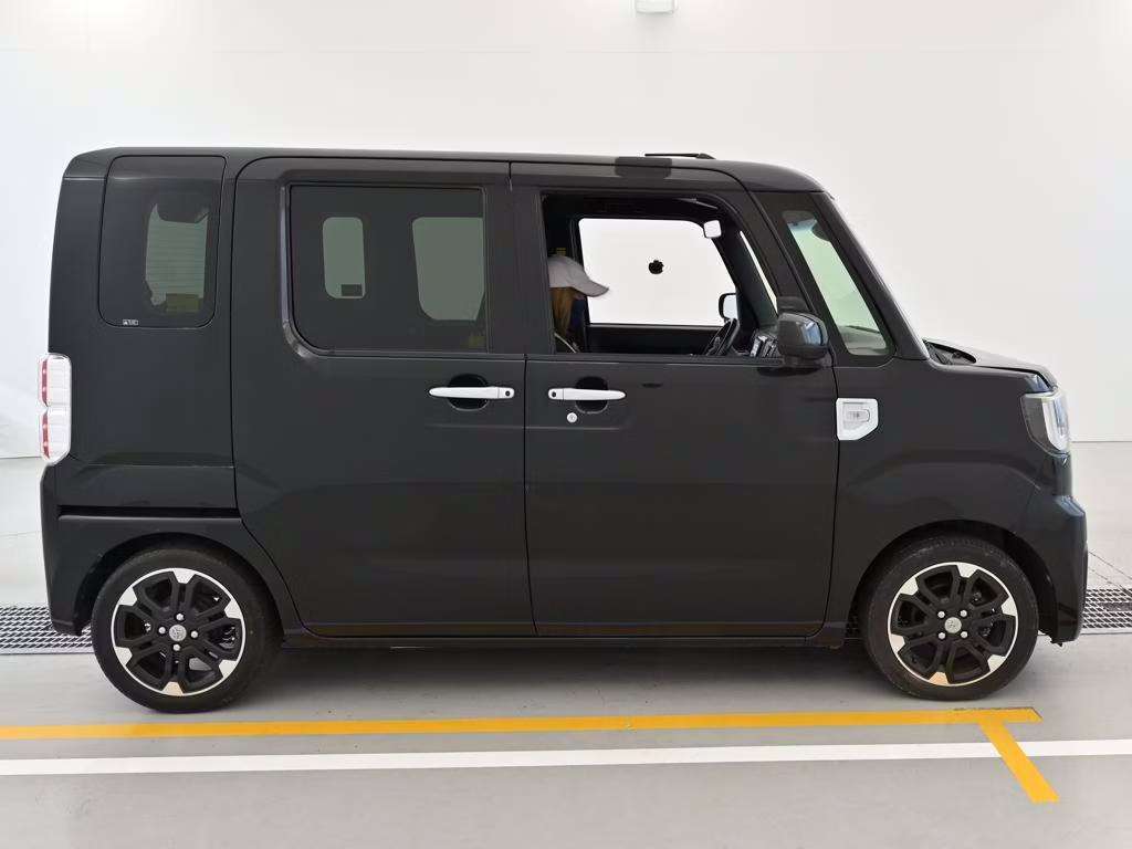 TOYOTA PIXIS MEGA