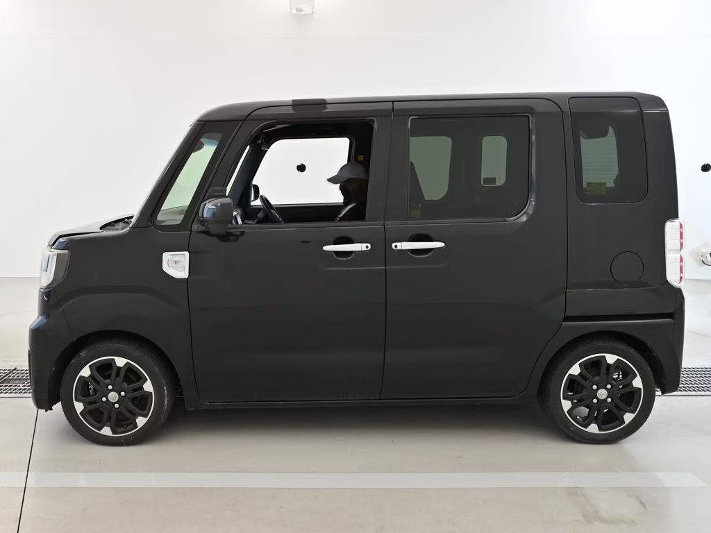 TOYOTA PIXIS MEGA
