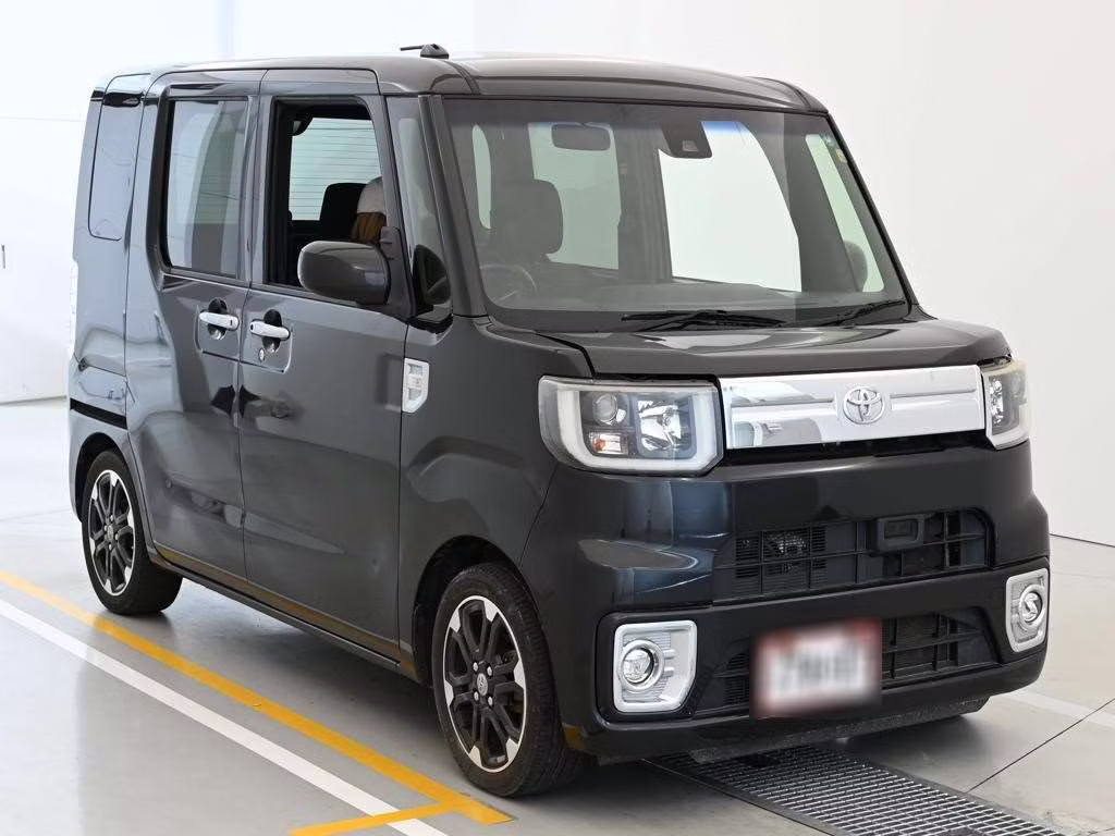 TOYOTA PIXIS MEGA