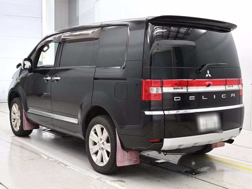 MITSUBISHI DELICA D:5