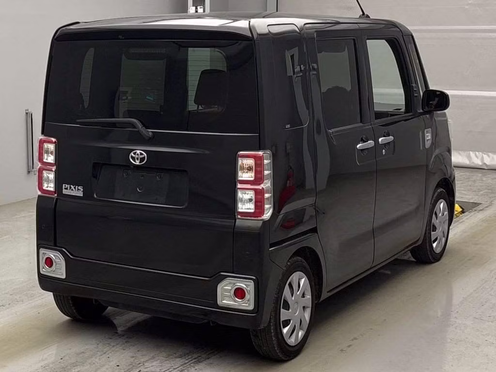 TOYOTA PIXIS MEGA