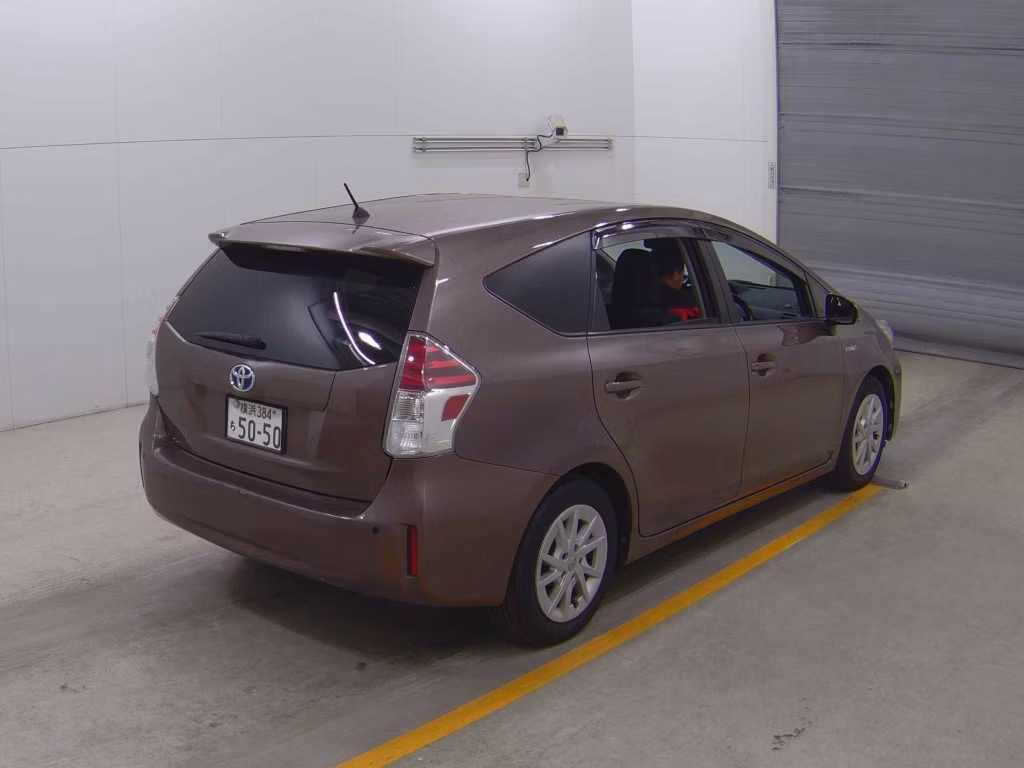 TOYOTA PRIUS ALPHA