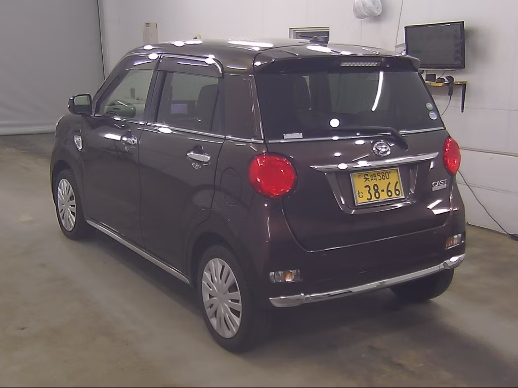 DAIHATSU CAST