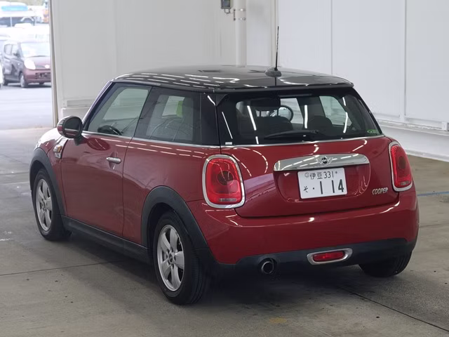 MINI HATCH