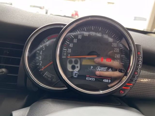 MINI HATCH