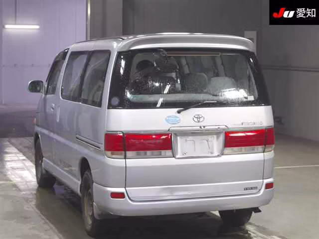 TOYOTA HIACE REGIUS