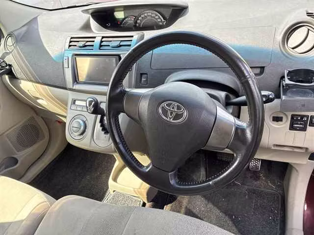 TOYOTA PASSO SETTE