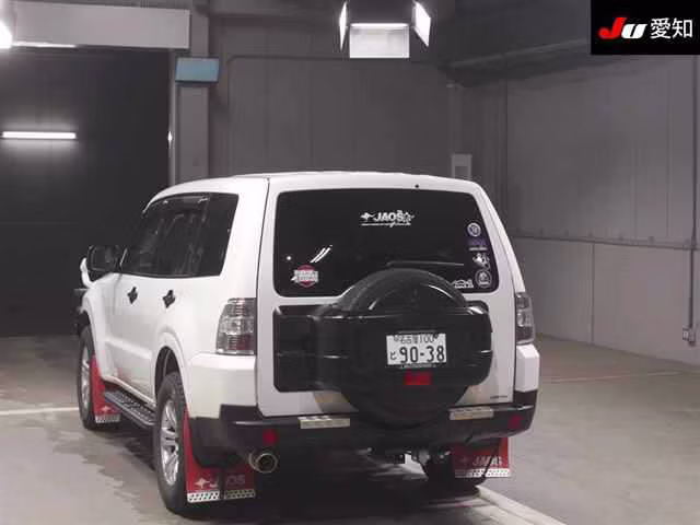 MITSUBISHI PAJERO