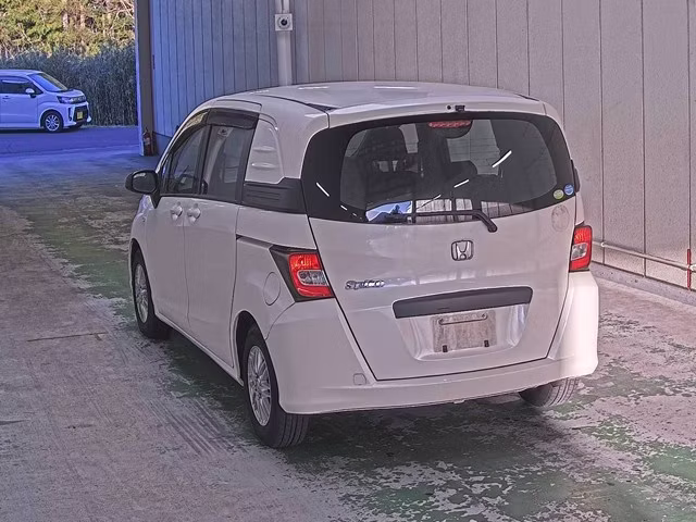 HONDA FREED SPIKE