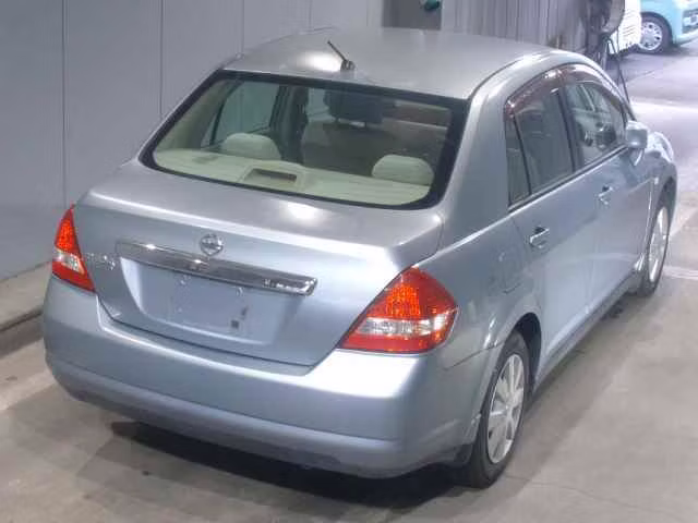 NISSAN TIIDA LATIO