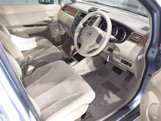 NISSAN TIIDA LATIO