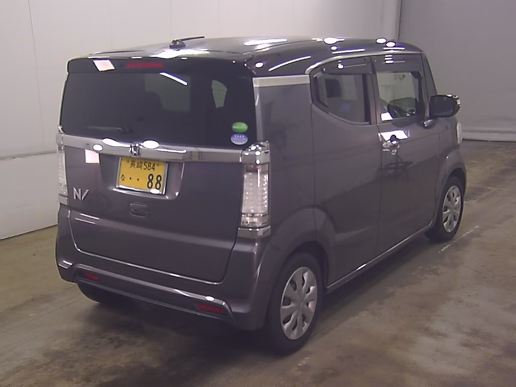 HONDA N-BOX SLASH