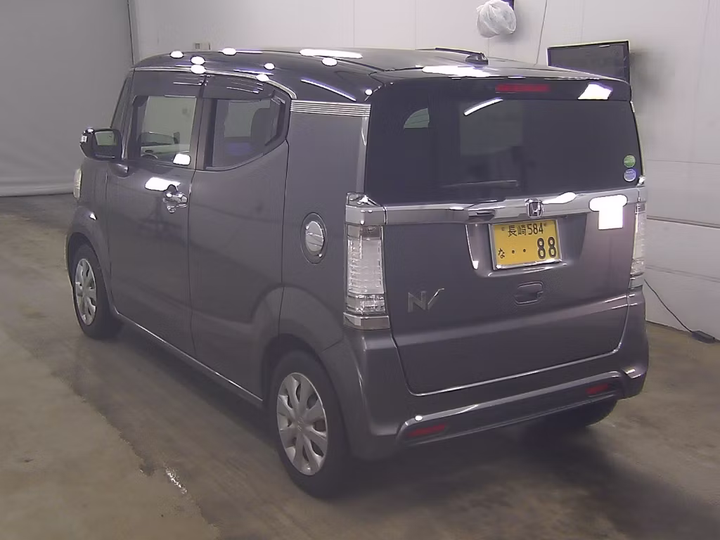 HONDA N-BOX SLASH