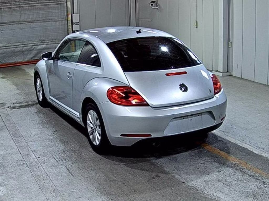 VOLKSWAGEN BEETLE